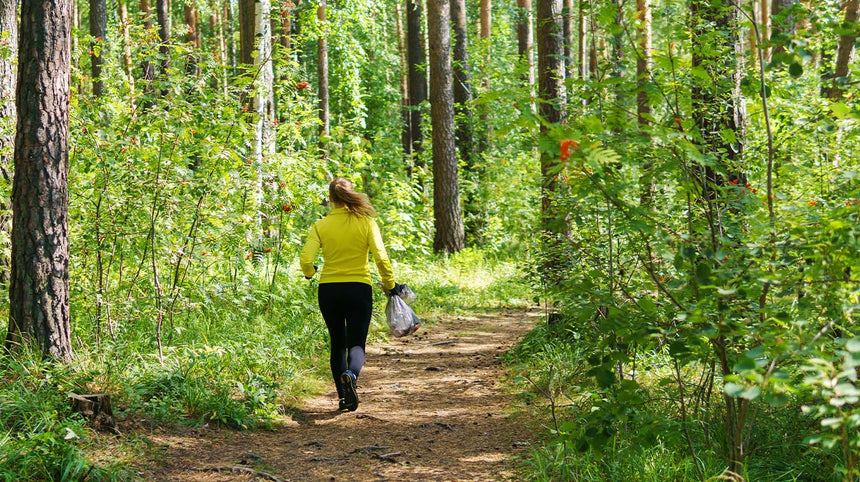 Plogging: cos'è, benefici e come praticarlo